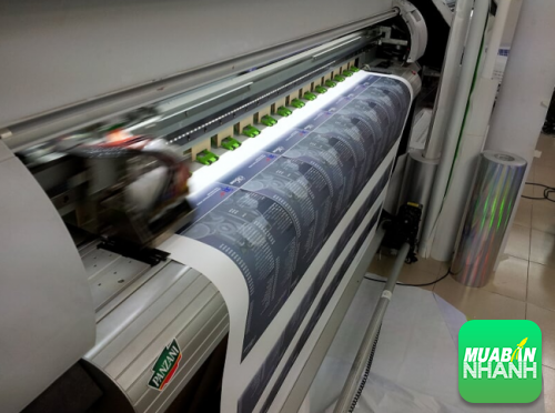 Công ty In Thực Đơn trực tiếp in ấn menu vải, menu các loại bằng máy in khổ lớn, sử dụng đầu phun in Nhật Bản cho độ mịn hình ảnh, màu sắc đẹp, mềm mại